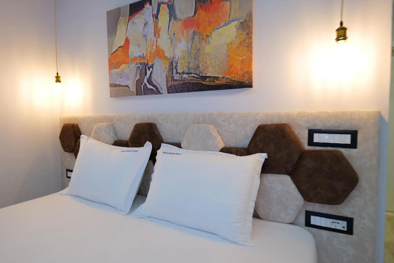 3 Islands 2 Hotel 사밀